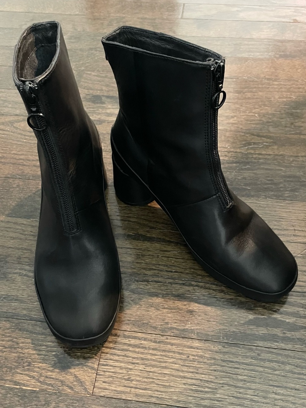 Camper Upright Black Leather Heeled Ankle Boots – EU 37